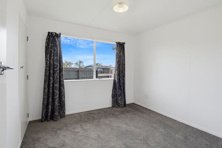 Photo of property in 42 Acacia Street, Kelvin Grove, Palmerston North, 4414