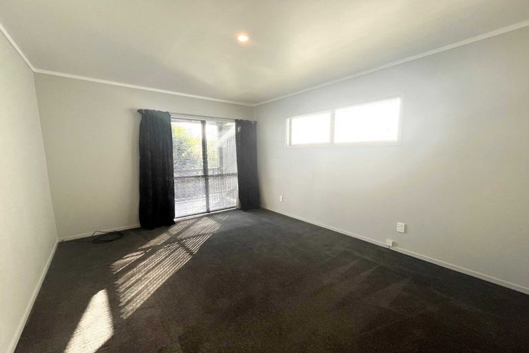 Photo of property in 4 Clearview Heights, Ranui, Auckland, 0612