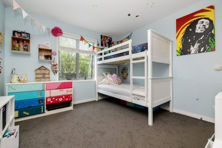 Photo of property in 23 Butterworth Crescent, Papamoa Beach, Papamoa, 3118