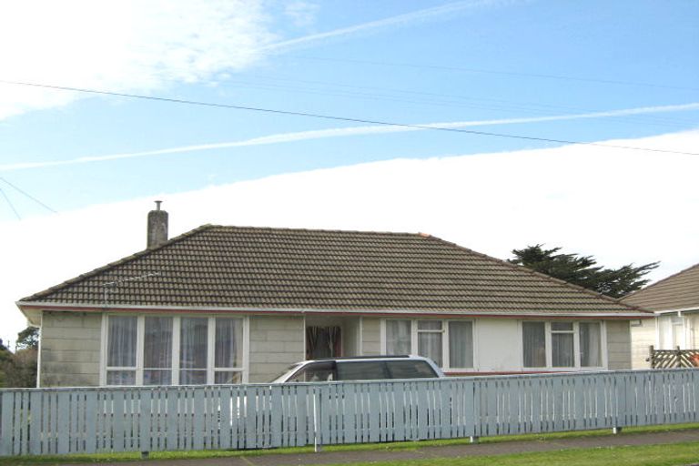 Photo of property in 48 Banks Street, Marfell, New Plymouth, 4310