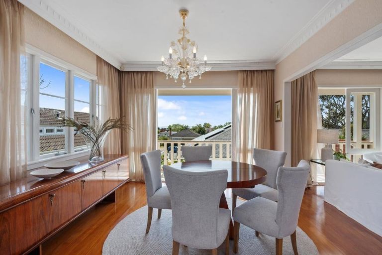 Photo of property in 102a Kitchener Road, Milford, Auckland, 0620