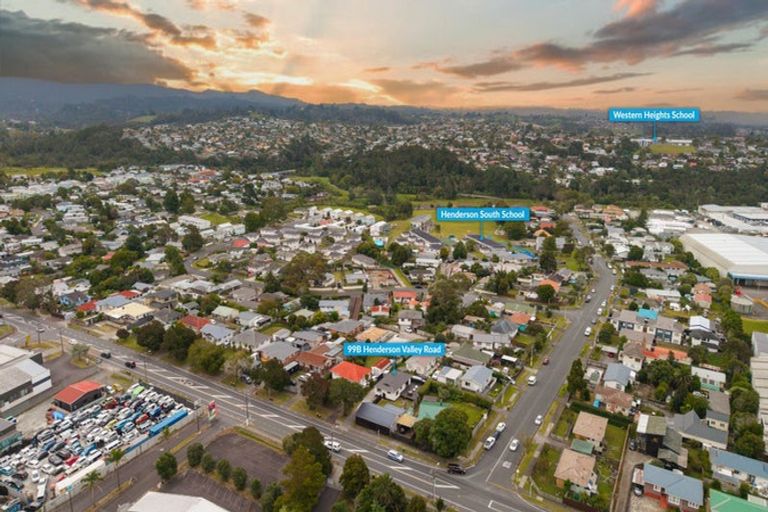 Photo of property in 1/99 Henderson Valley Road, Henderson, Auckland, 0612