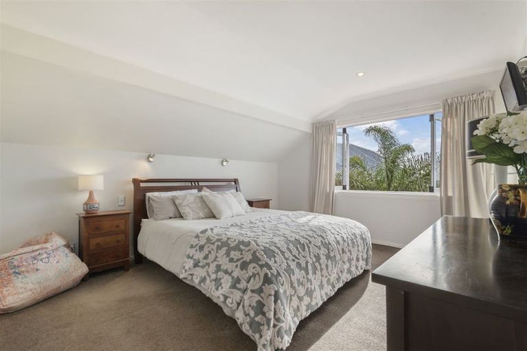 Photo of property in 113 Carlisle Road, Torbay, Auckland, 0632