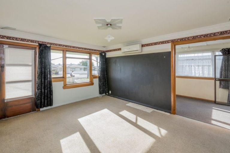 Photo of property in 96 Winchester Street, Levin, 5510