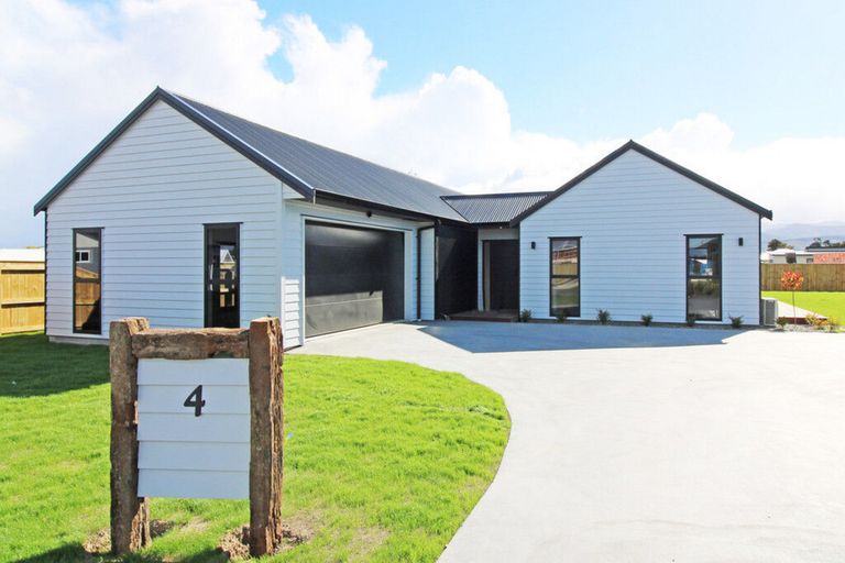 Photo of property in 4 Kea Court, Carterton, 5713