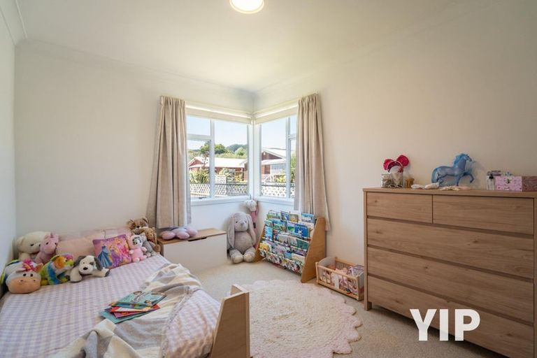 Photo of property in 38 Beauchamp Street, Tawa, Wellington, 5028