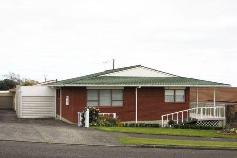 Photo of property in 16 Kellyville Heights, Merrilands, New Plymouth, 4312