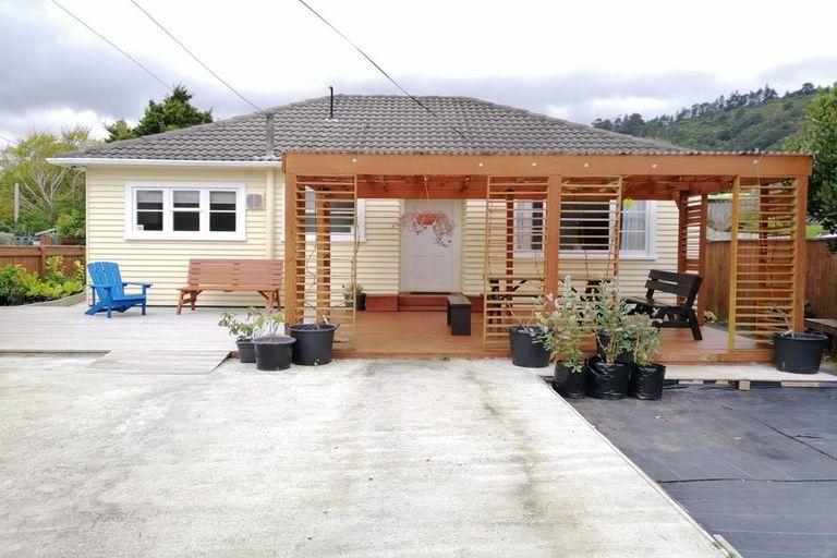 Photo of property in 1 Peel Place, Wainuiomata, Lower Hutt, 5014