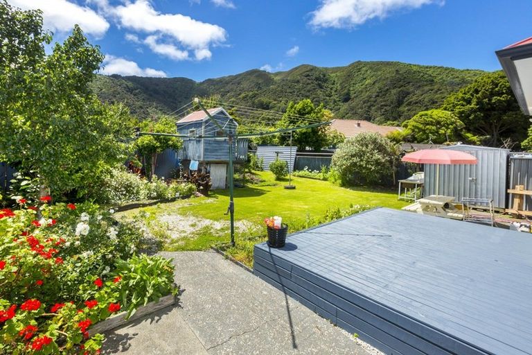 Photo of property in 5 Hayward Terrace, Waiwhetu, Lower Hutt, 5010