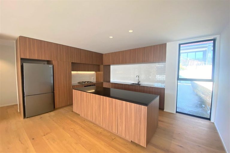 Photo of property in 7 Jean Caldwell Way, Island Bay, Wellington, 6023