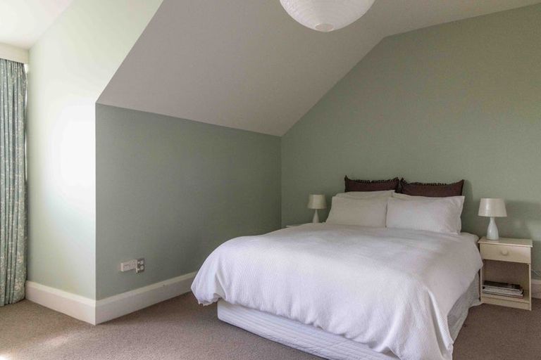 Photo of property in 130a Hackthorne Road, Cashmere, Christchurch, 8022