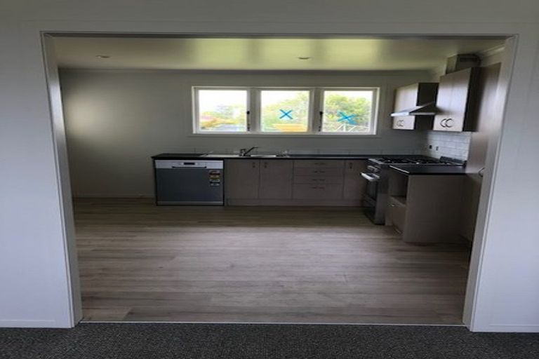 Photo of property in 27 Hill Crescent, Papakura, 2110