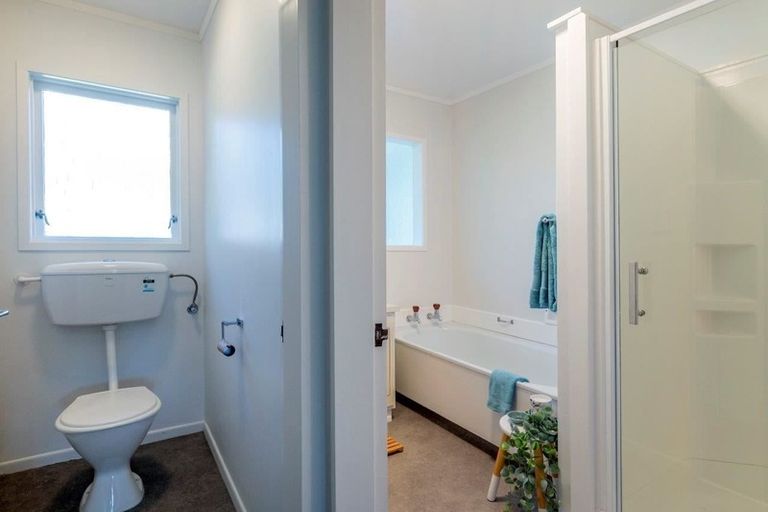Photo of property in 17 Park Avenue, Waikanae, 5036