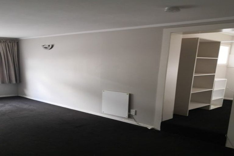 Photo of property in 6 Rixon Grove, Mount Victoria, Wellington, 6011