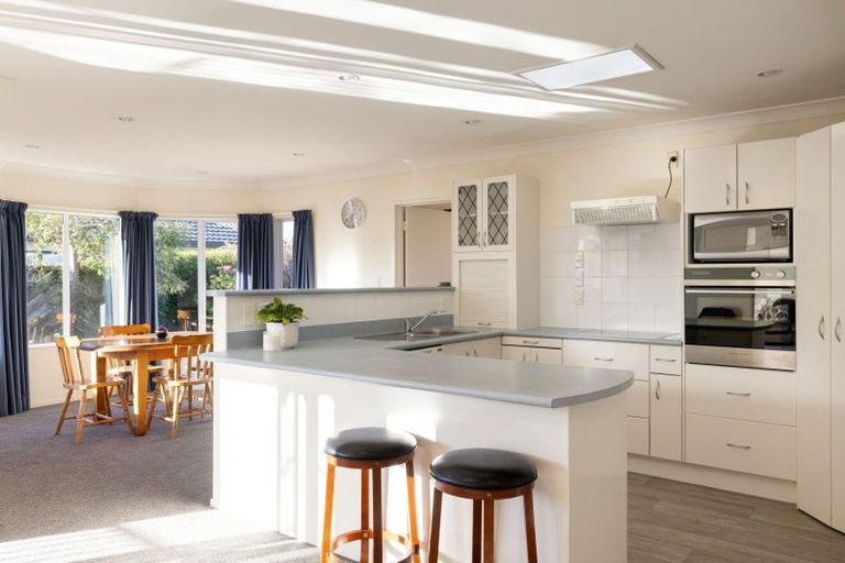 Photo of property in 31 Admiral Crescent, Flagstaff, Hamilton, 3210