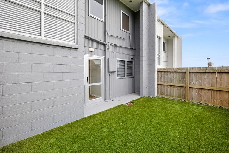 Photo of property in 38c Breakwater Road, Moturoa, New Plymouth, 4310