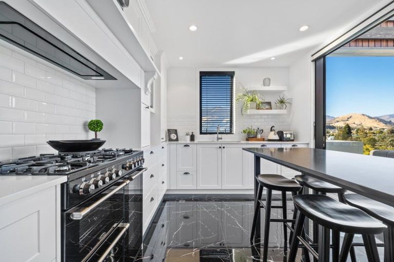 Photo of property in 10 Old Homestead Place, Kawarau Falls, Queenstown, 9300