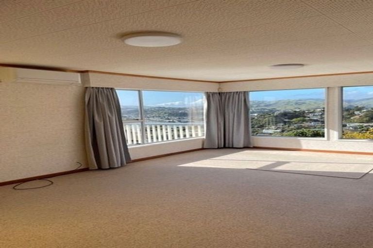 Photo of property in 41 Eskdale Road, Papakowhai, Porirua, 5024