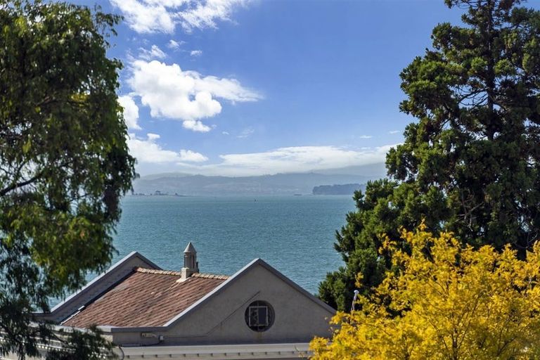 Photo of property in 192 Hurstmere Road, Takapuna, Auckland, 0622