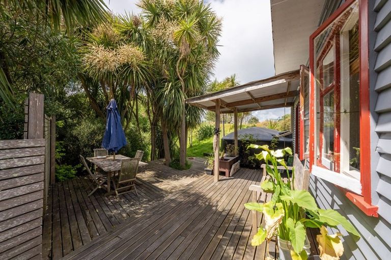 Photo of property in 42 Sarah Street, Waikawa Beach, Levin, 5573