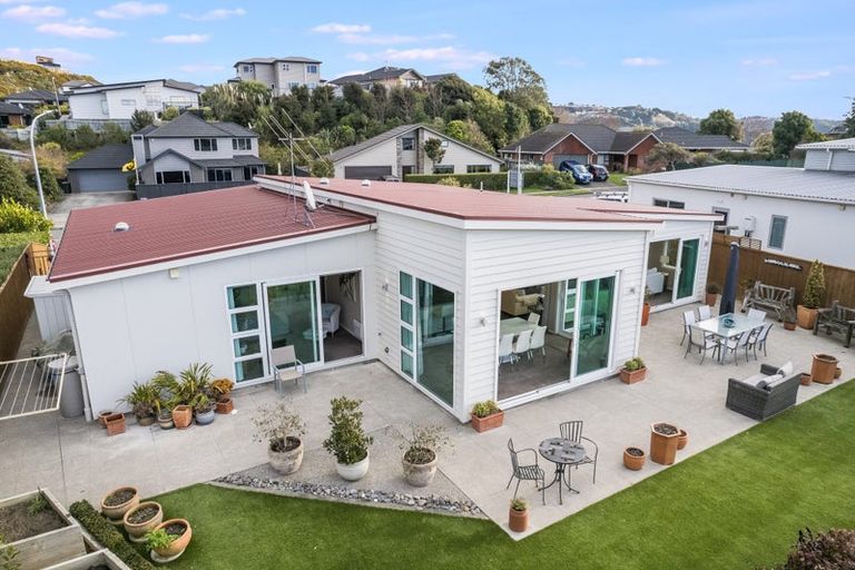 Photo of property in 61 James Cook Drive, Whitby, Porirua, 5024