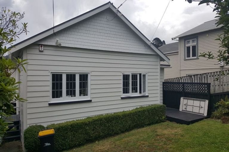 Photo of property in 15a Raine Street, Karori, Wellington, 6012