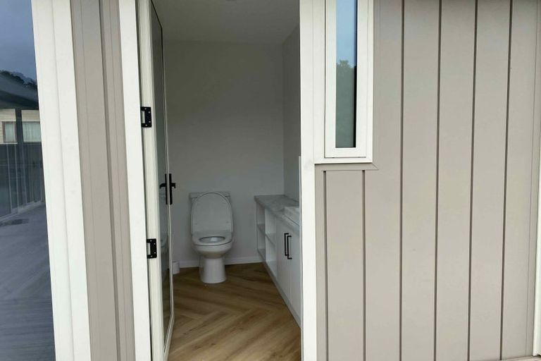 Photo of property in 79 Seaview Road, Westown, New Plymouth, 4310