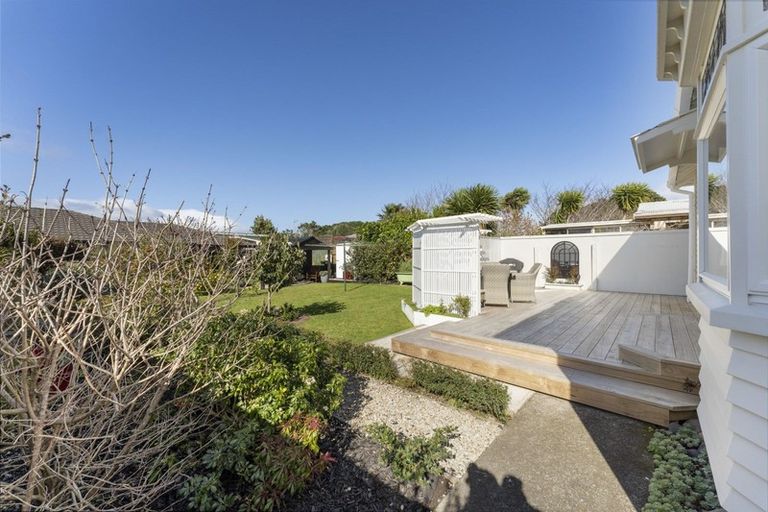 Photo of property in 39 Wallace Place, Westown, New Plymouth, 4310