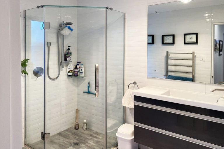 Photo of property in 39 Emlyn Place, Torbay, Auckland, 0630