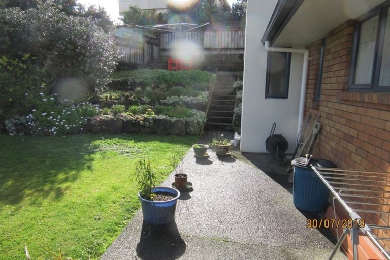 Photo of property in 56 Ribbonwood Crescent, Goodwood Heights, Auckland, 2105