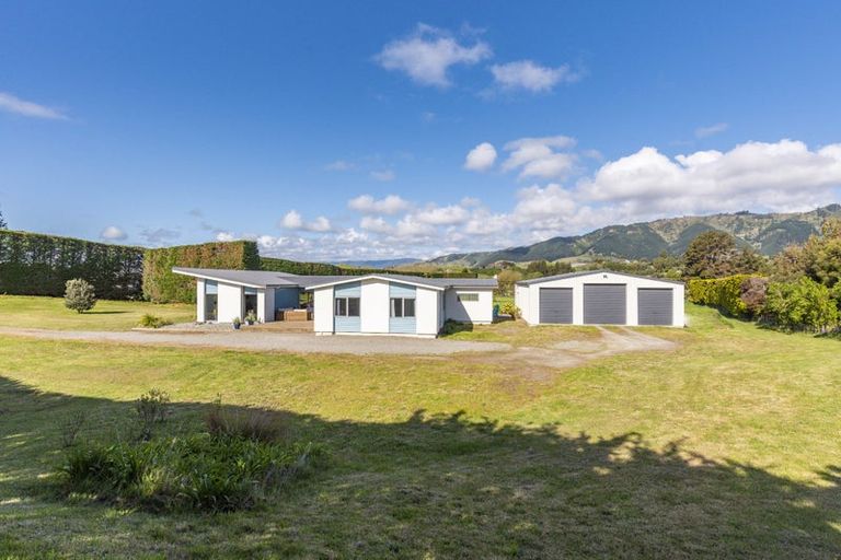 Photo of property in 19 Paetawa Road, Peka Peka, Waikanae, 5391