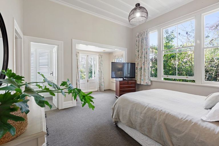 Photo of property in 30 Humphries Street, Inglewood, 4330