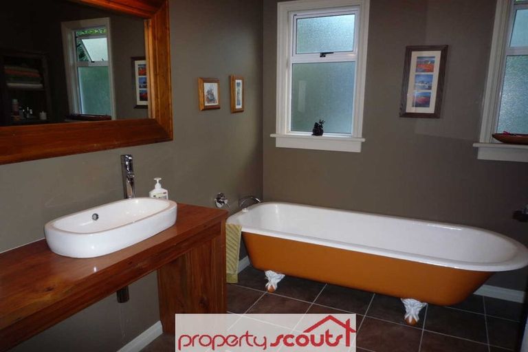 Photo of property in 18 Earls Road, Saint Clair, Dunedin, 9012