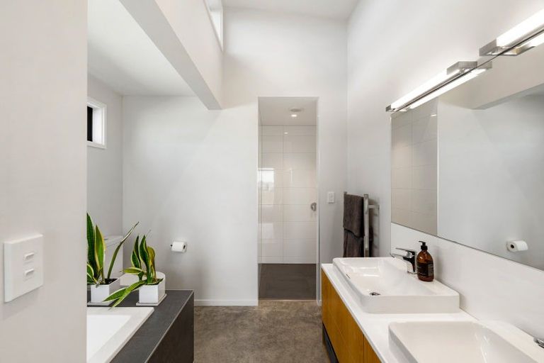 Photo of property in 10 Mer Place, Bay View, Napier, 4104