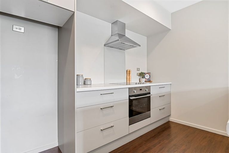 Photo of property in 15 Saint Peters Close, Woolston, Christchurch, 8062