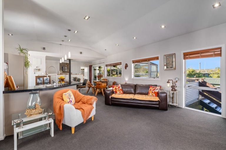 Photo of property in 14 Beach Road, Waikawa, Picton, 7220