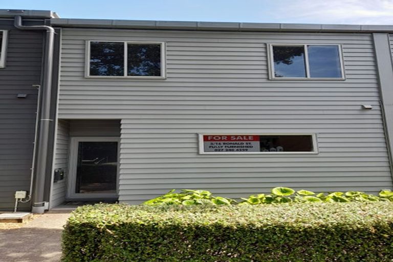 Photo of property in The Strand, 3/16 Ronald Street, Strandon, New Plymouth, 4312