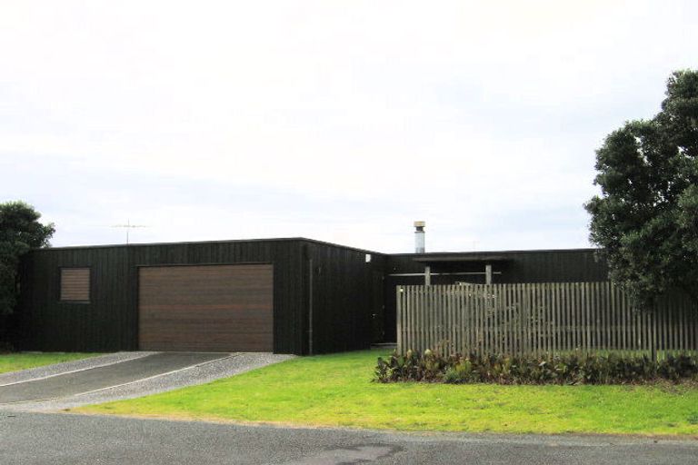 Photo of property in 32 The Southern Isle, Omaha, 0986