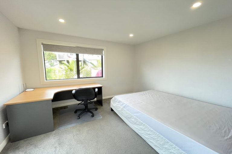 Photo of property in 9 Para Close, Fairview Heights, Auckland, 0632