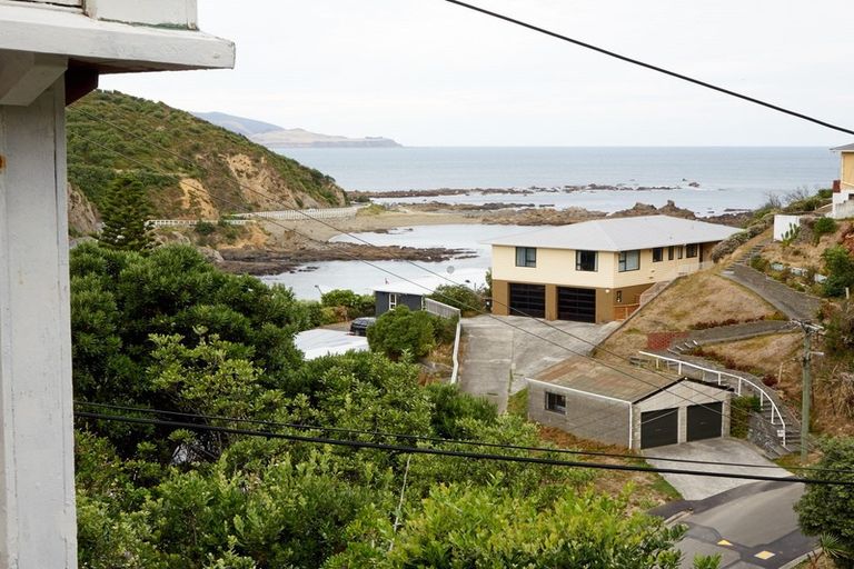 Photo of property in 26 Cave Road, Houghton Bay, Wellington, 6023