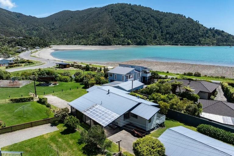 Photo of property in 11 Okiwi Crescent, Okiwi Bay, French Pass, 7193