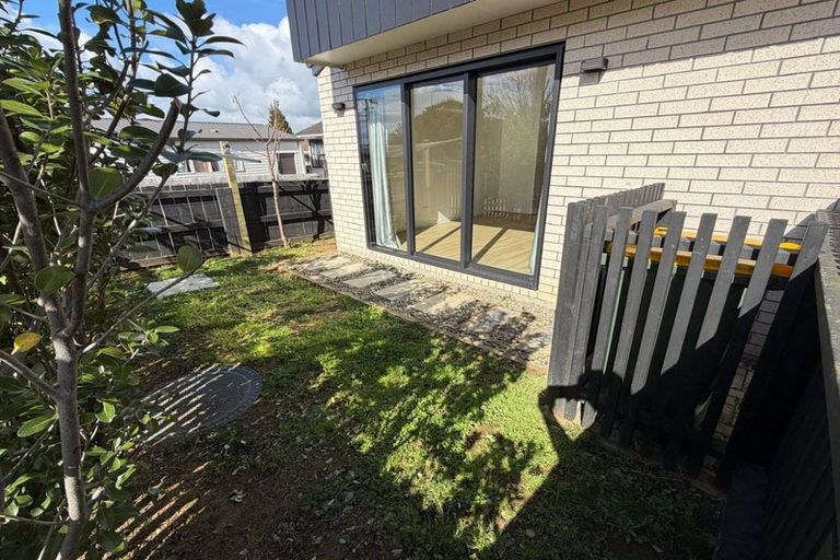 Photo of property in 1/16 Totara Road, Manurewa, Auckland, 2102