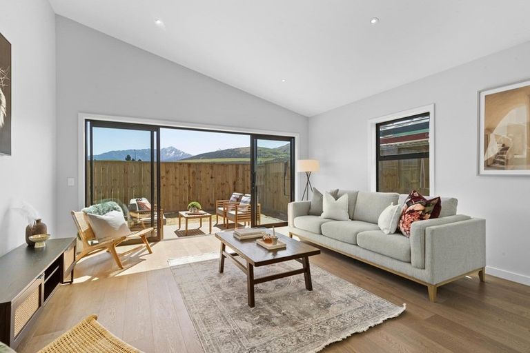 Photo of property in 88 Howden Drive, Jacks Point, 9371