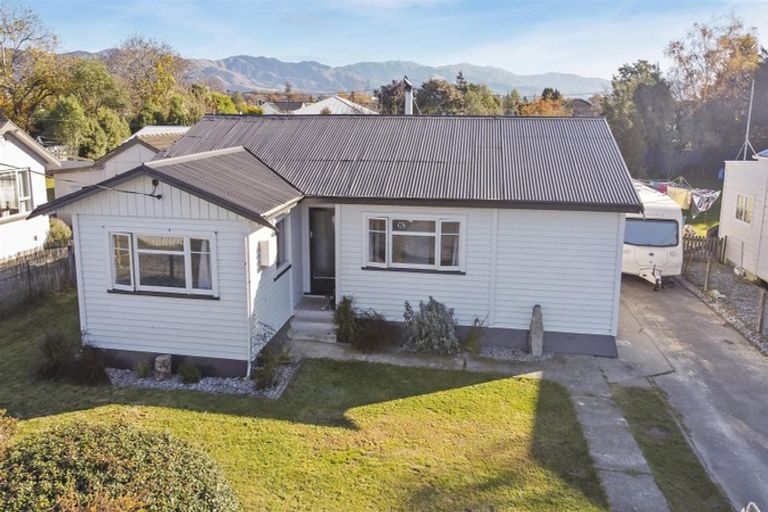 Photo of property in 14 Edward Street, Waimate, 7924