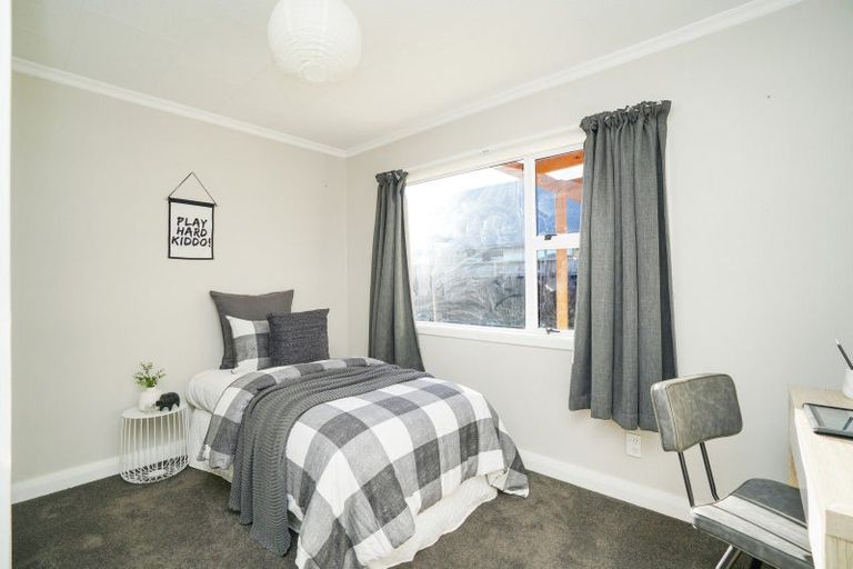 Photo of property in 27 Durham Street, Winton, 9720