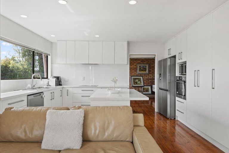 Photo of property in 181 Carlisle Road, Northcross, Auckland, 0632