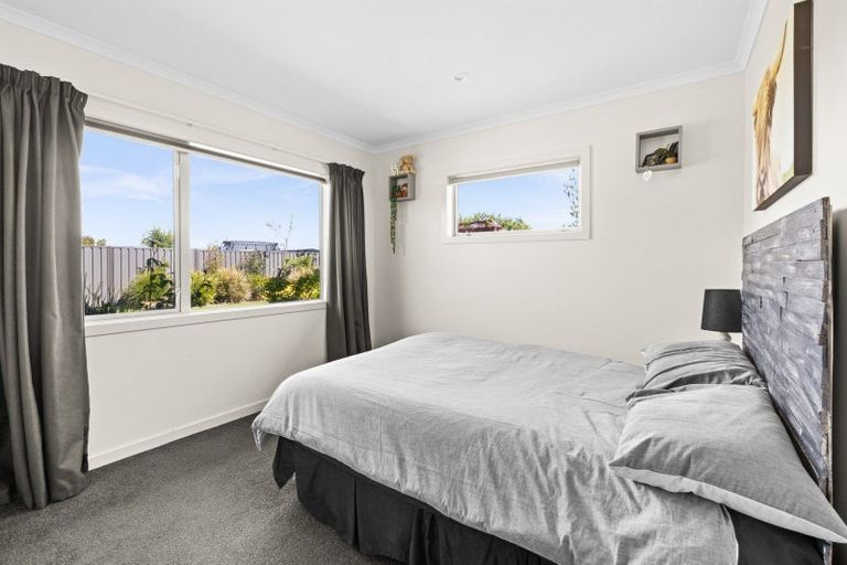 Photo of property in 24 Pelorus Avenue, Poraiti, Napier, 4112