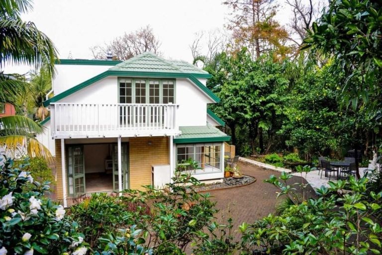 Photo of property in 58 Seabreeze Road, Narrow Neck, Auckland, 0624