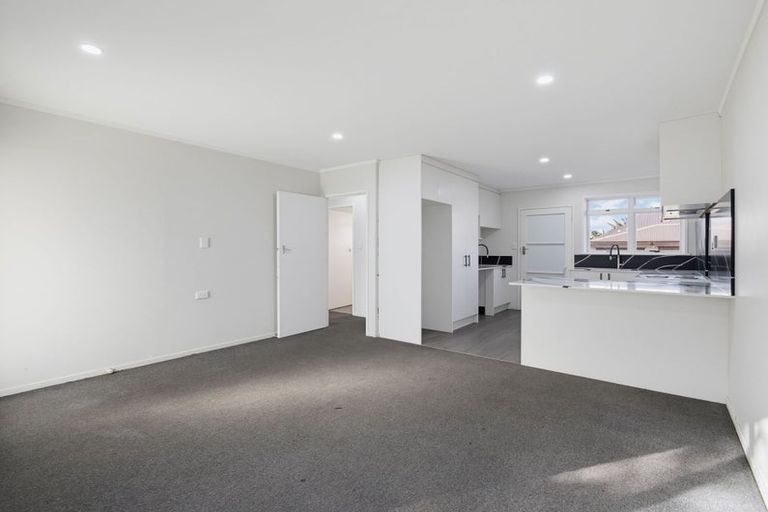 Photo of property in 2/24a Vine Street, Mangere East, Auckland, 2024