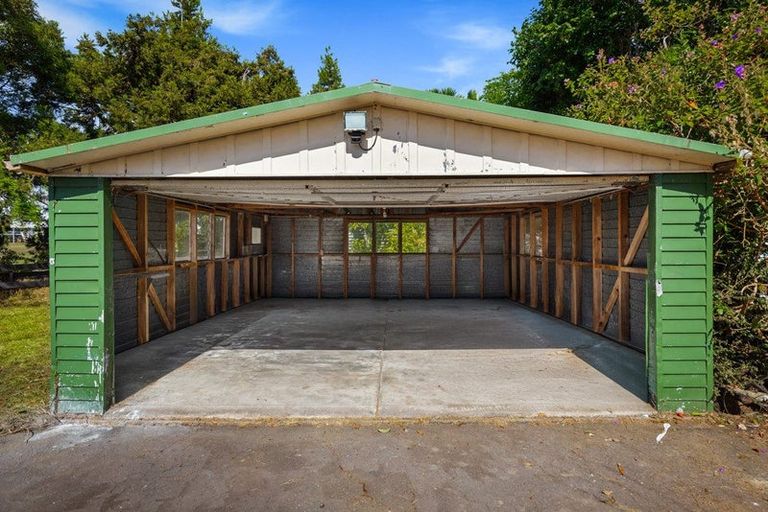 Photo of property in 1 Normandy Place, Henderson, Auckland, 0610